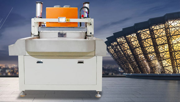 液晶玻璃切割機的保養有什么需要注意的嗎？